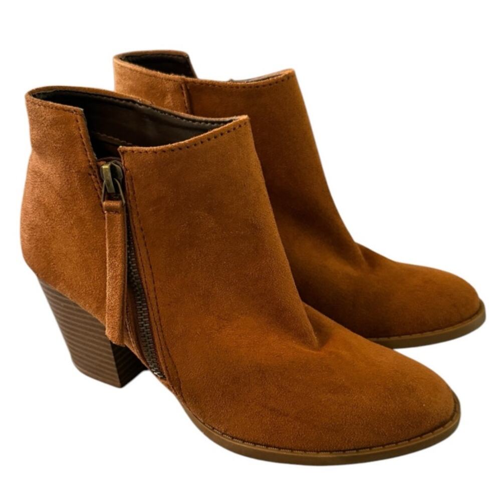 Qupid sz 6 Vegan Suede Rust Booties Side Zip Stylish Trendy Versatile